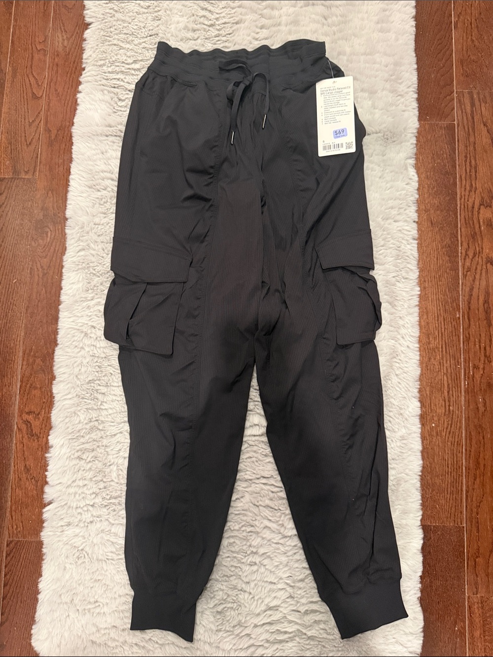 Lululemon MR Cargo Relaxed-Fit Mid-Rise Pant Cargo Relaxed-Fit Pants in Black